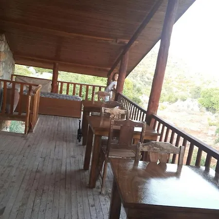 Vendégház Telemenin Evi *